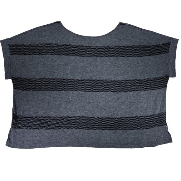 Old Navy Plus Size Crop Top Black Gray Zig Zag Stripes XXL - Picture 2 of 10